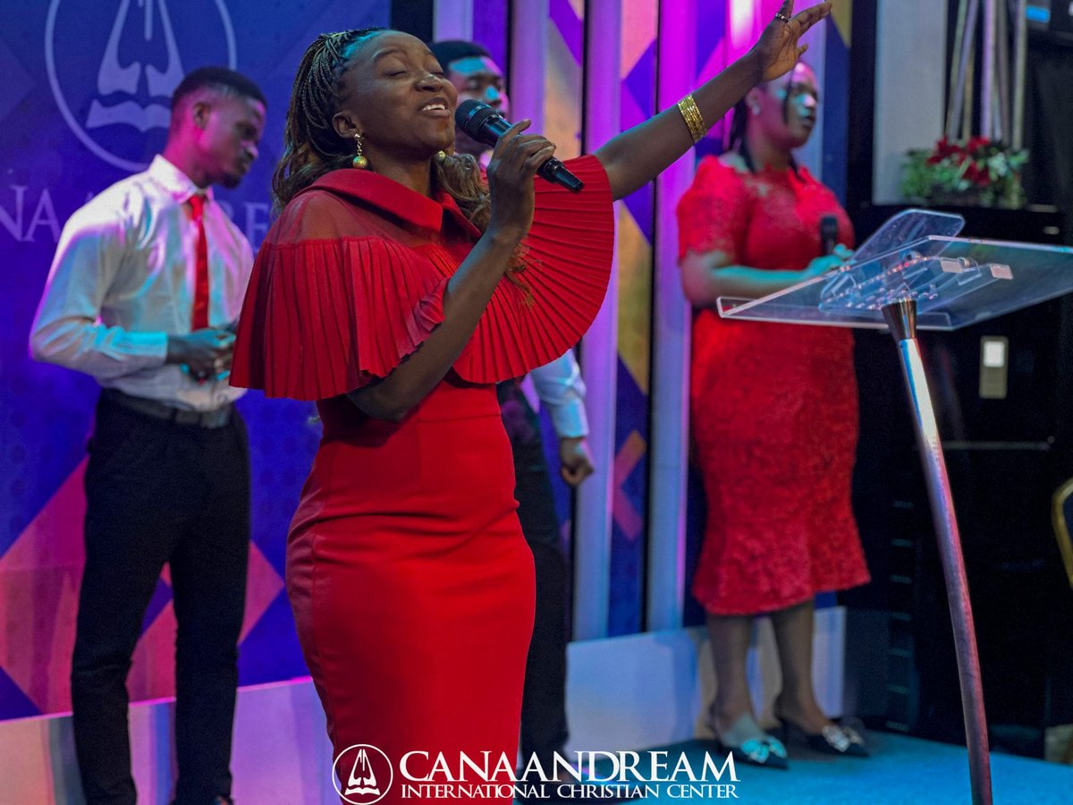 canaandreamicc's tweet photo. With one heart, Lord, we bow before Your throne worshipping 🎶🎶

"You are worthy of it all, You are worthy of it all, Jesus. For from You are all things. And to You are all things. You deserve the glory."

#CanaanDreamICC #Worship #TransformationService https://t.co/fINDq4fpiF