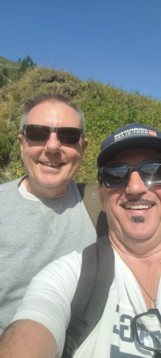 mimmopesce1's tweet photo. Amici di una vita, il grende Bobo Vieri.
#amicodeivip #amico #amicodelcuore https://t.co/CBGb0c4N44