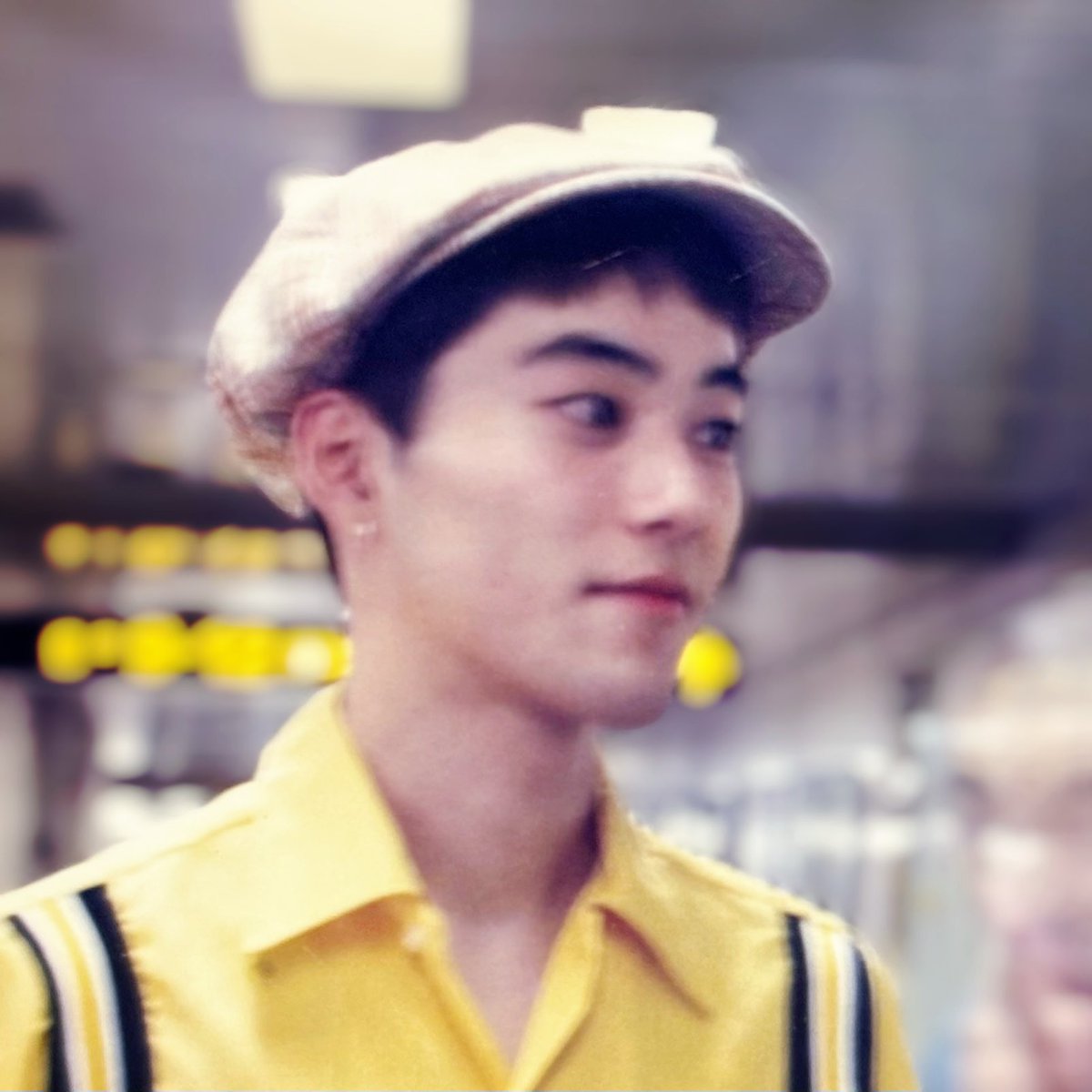 多摩美時代のお友だちと30年ぶりに会ってきた✨そしておもむろに見せられた10代の時のぼく。毛が濃い…