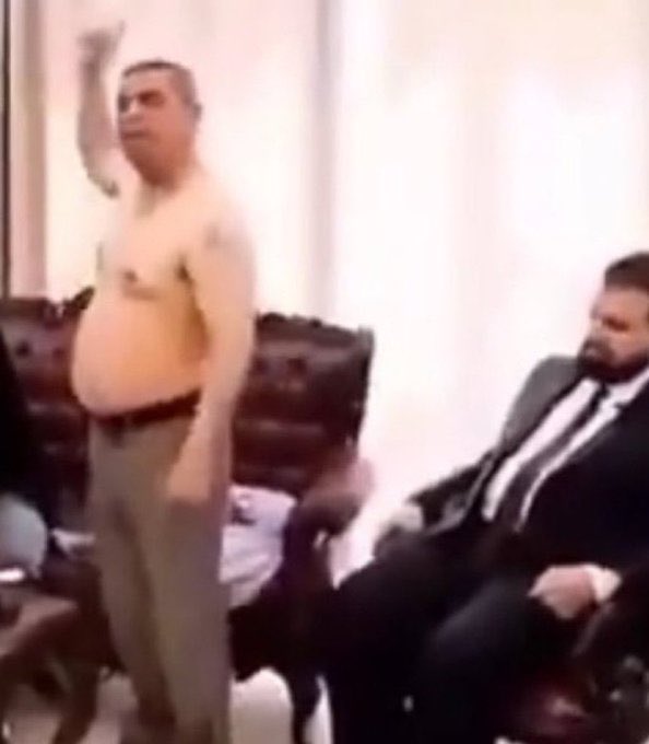 <a href="/ru93905/">كاريس</a> قصدك هدول النخب؟
اما مجرمي الفصائل قبل ماتحكوا عن ردة الفعل احكوا عن الفعل اللي خلى العالم تروح عالسويداء والنية المبيتة عند الإجري بصوتية منو وحتى بدون ماتطلع الصوتية او فرضاً ينقال انها مفبركة
هو بدو دم مشان يطالب بحكم ذاتي ومو مهم من مين الدم حتى لو تفنى نص طائفتو