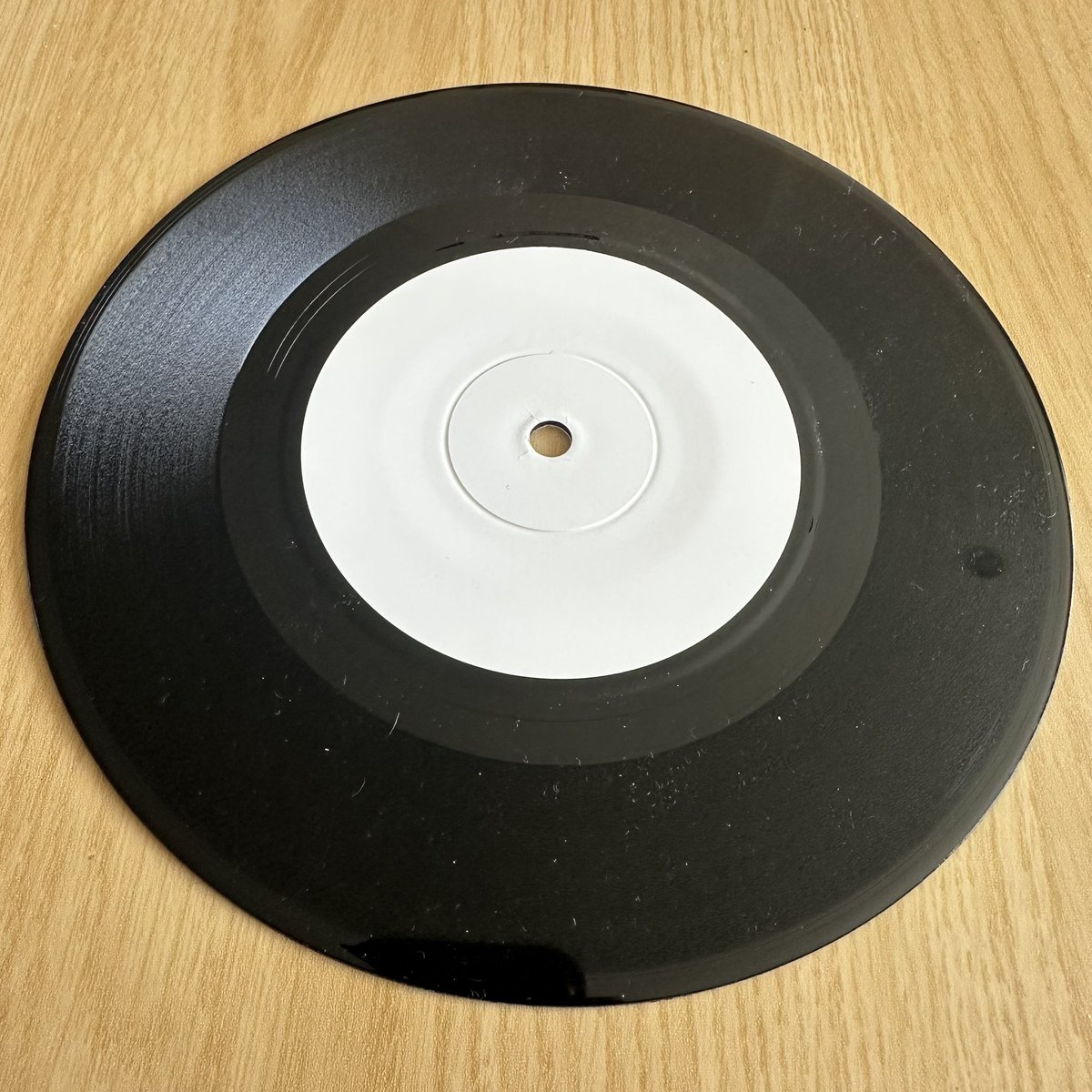 oasisrarities's tweet photo. Vinyl #oasis #oasismusic #oasiscollectors #oasiscollector #oasiscollection #oasismemorabilia #oasislive #oasisrarities #oasisfans #oasisfansclub #thehindutimes #vinyl #vinylcollector #vinyljunkie #vinylporn #musiccollection #indiemusic #indie #promo #bigbrother https://t.co/F6CvqDzvlp