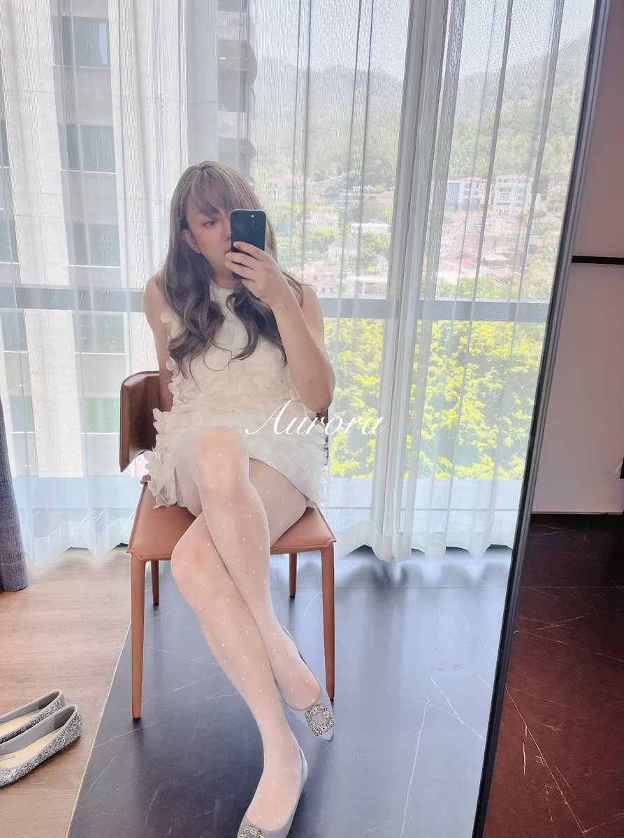 othermmcd's tweet photo. 伪娘⭕鄙视链，露脸的不理不露脸的，漂亮的不理丑的，而我是不会理直男的 
#伪娘 #成都伪娘 #伪娘cd #变装 #丝袜美腿 #丝袜少妇 https://t.co/AjMeEwO9IV