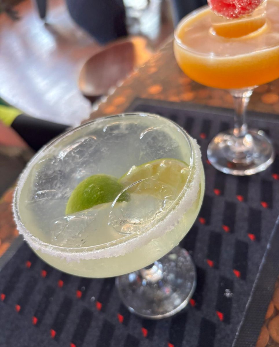 PrinceGeorgePub's tweet photo. 🍸 2 cocktails for £12? Go on then 😏

Whether you're out for laughs, a little gossip, or just fancy a cheeky drink – we've got you.
Delicious mixes, good tunes, and zero judgement.

Swing by The Prince George and let the fun pour 🍹
📍 Thornton Heath

#CocktailClub  #2For12Vibes https://t.co/JGQFxIYPas