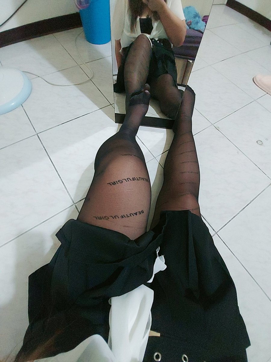 #黑丝腿控 
#丝袜
#黑丝 
#黑丝袜 
#棉花糖女孩
#胖胖女孩
#肥腿
#英文字絲襪