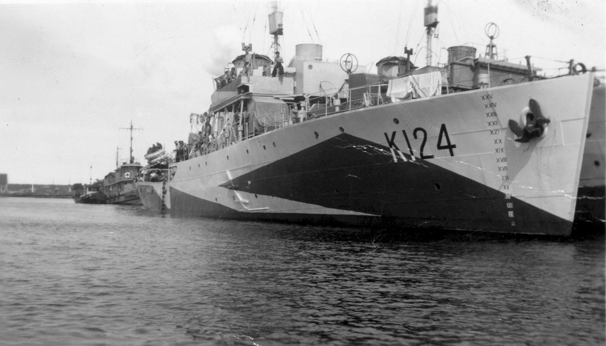 Flower class corvette HMCS Cobalt (K 124): Launched 17.08.40.