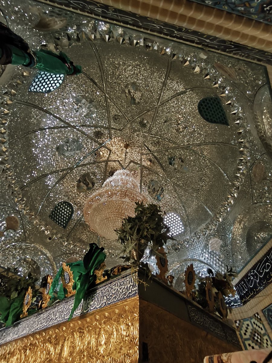 هر موقع از دنیا خسته میشم به اینجا پناه میارم 
منبع آرامشه ...