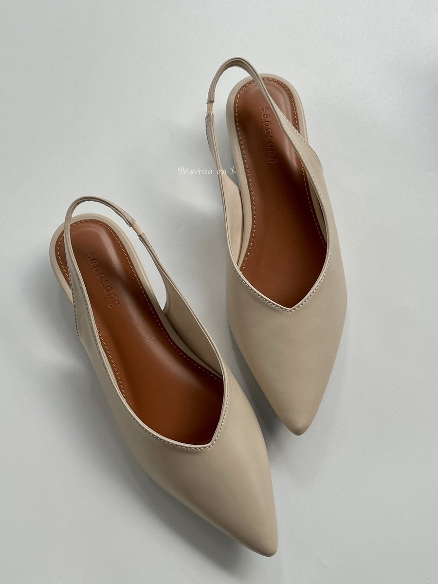 9bintaa's tweet image. — freya mules

cream s.shopee.co.id/9KXvfJDRoG

ini tuh heelsnya di 2,5cm. pecinta formal fits wajib punya sih kataku. bikin auto rapi &amp;amp; elegant. ada 3 warna basic. empuk &amp;amp; masih nyaman buat keliling di mall

minusnya bunyi “teplok teplokkkk😭” gt lah intinya agak berisikkk, tp…