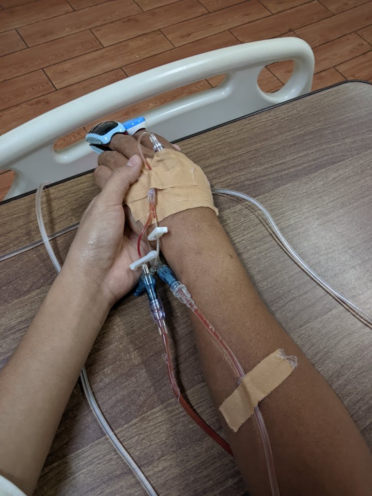 anjelicss's tweet photo. The past few days have been the hardest and darkest I’ve experienced. Thank you, God, for my momma’s second chance at life. Prayers truly work! I’m praying for my momma’s continued recovery https://t.co/UCxTiHmMFk
