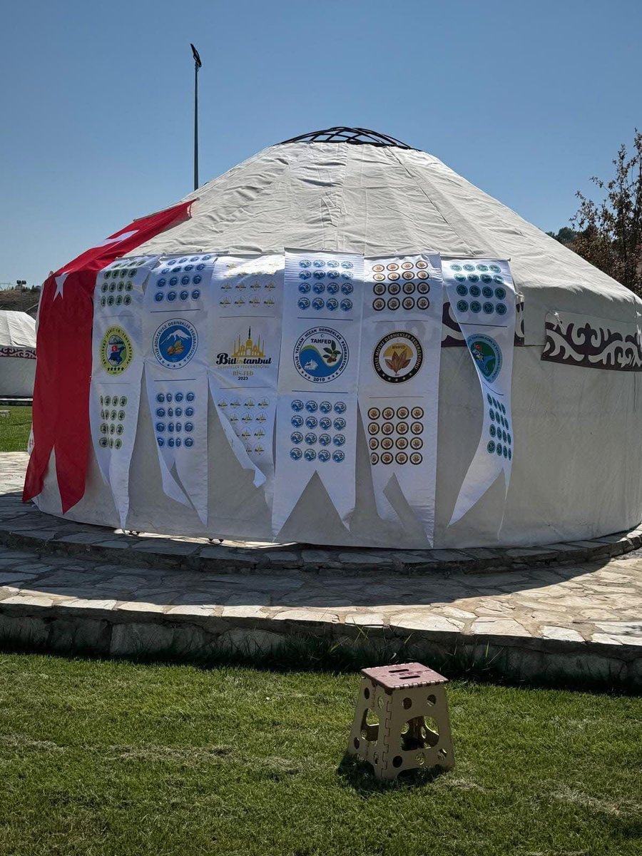 SELİM KORKMAZ (@selimkorkmaz13) on Twitter photo 📌 23-24-25-26 Ağustos tarihlerinde Ahlat’tayız.
Bilkon çadırımız tüm dostlarımıza hizmet vermeye devam edecektir.
Bu vesileyle tüm halkımızı davet ediyor,birlik ve beraberliğimizin daim olmasını diliyorum
Unutmayalım; bizler bir aileyiz, birlikte güçlüyüz.<a href="/BilkonBitlis/">Bitlis Konfederasyonu BİLKON</a> 📌 23-24-25-26 Ağustos tarihlerinde Ahlat’tayız.
Bilkon çadırımız tüm dostlarımıza hizmet vermeye devam edecektir.
Bu vesileyle tüm halkımızı davet ediyor,birlik ve beraberliğimizin daim olmasını diliyorum
Unutmayalım; bizler bir aileyiz, birlikte güçlüyüz.<a href="/BilkonBitlis/">Bitlis Konfederasyonu BİLKON</a>