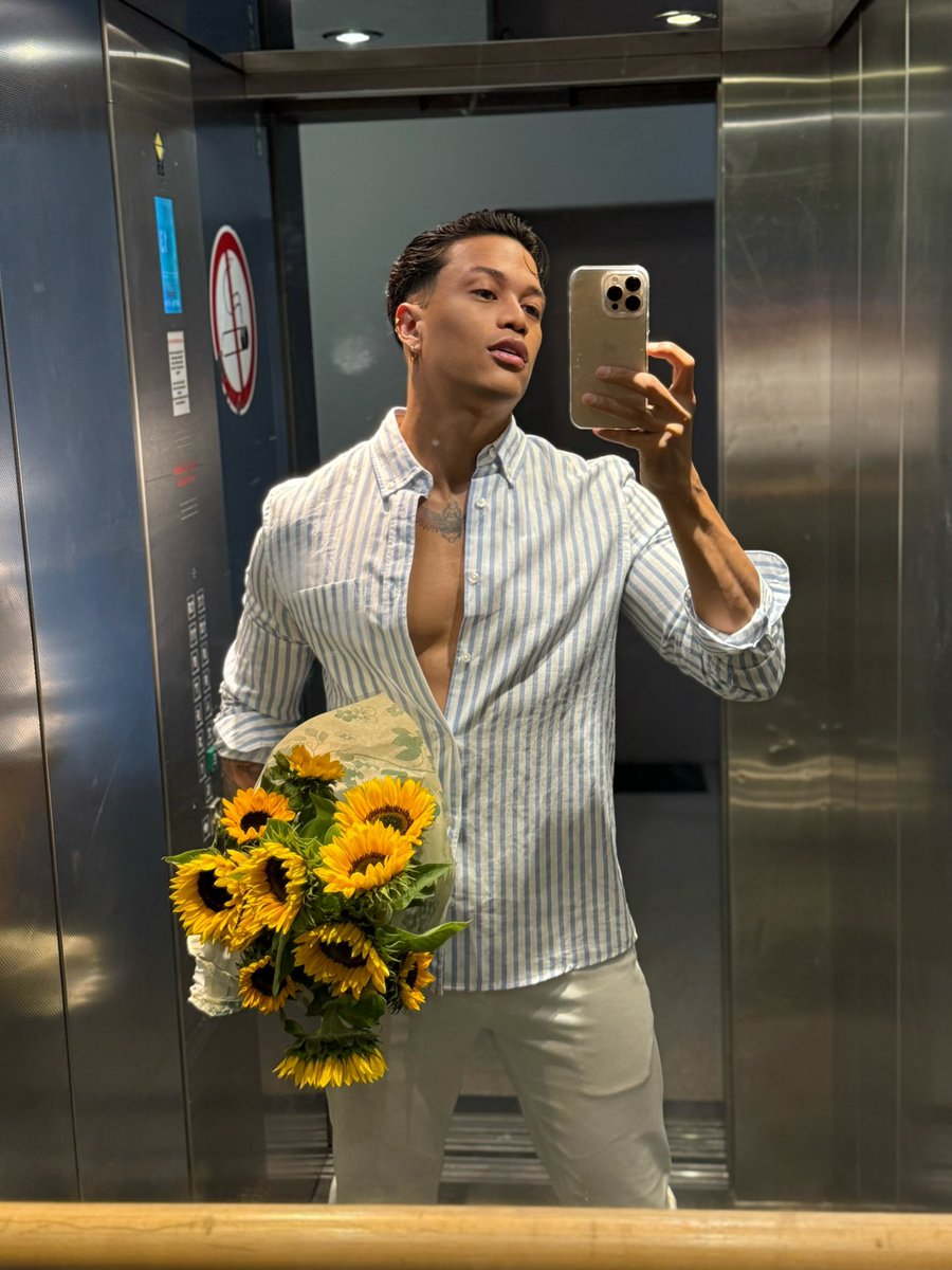 danclxxx's tweet photo. 🌻🌻 13 August 🌻🌻 https://t.co/GnrZueEujd