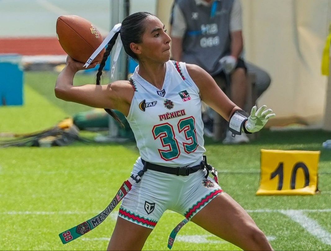 paugr's tweet photo. MÉXICO TIENE BICAMPEONAS! 🇲🇽

La Selección Femenil de Flag Football venció a Estados Unidos en la última jugada, en los últimos segundos para volver a colgarse el ORO en los World Games. 
🥇🥇🏈
https://t.co/zZPmUmrvz4 https://t.co/V7KnUTE595