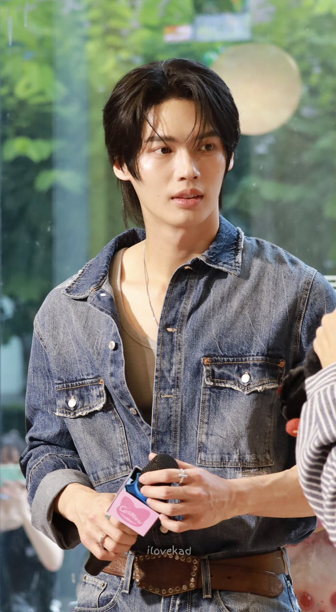 คิดถึงอีกแล้ว

WIN MICK GISMOW X SOURI

#GISMOWxWinMick
#GISMOW_Meets_SOURI
#winmetawin <a href="/winmetawin/">Winmetawin</a>