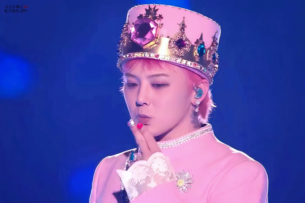 Thank you for the music, the style, the love. 🎶
#지용아_팔팔날아_생일축하해
Celebrating you today and forever.
#HBD_GD_FLYHI8H