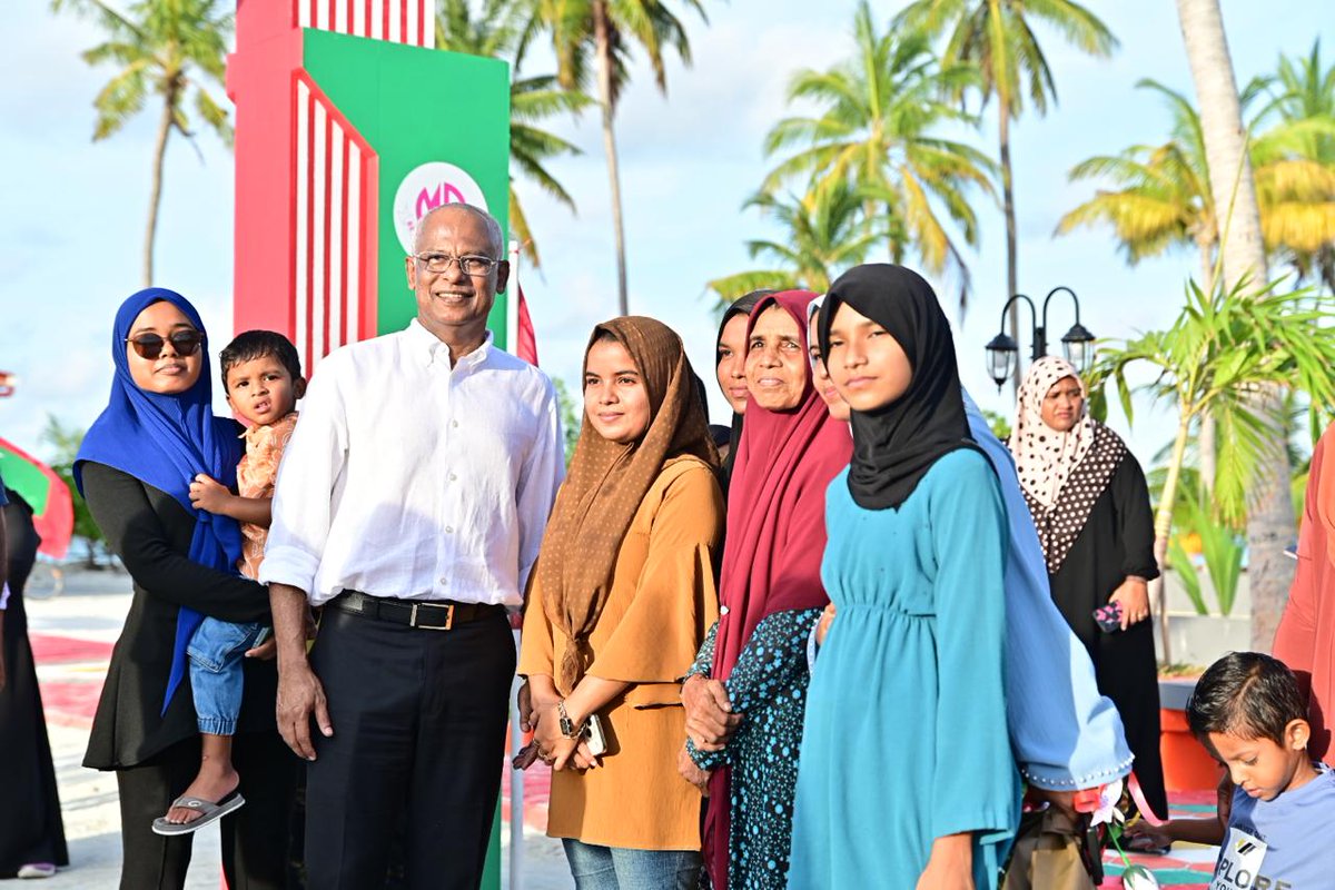 HajjaUaan's tweet image. މަގޫދޫ އިން ރައީސް @ibusolih އަށް ހޫނު މަރުޙަބާއެއް