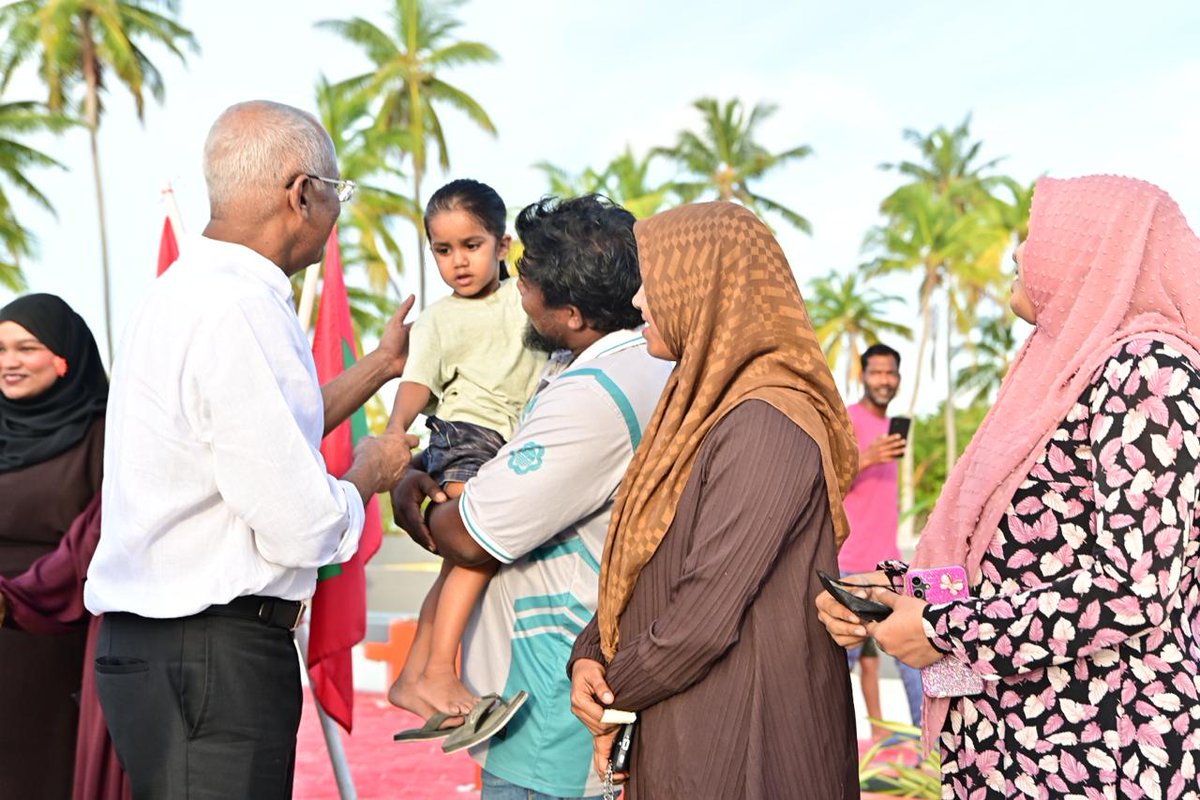 HajjaUaan's tweet image. މަގޫދޫ އިން ރައީސް @ibusolih އަށް ހޫނު މަރުޙަބާއެއް