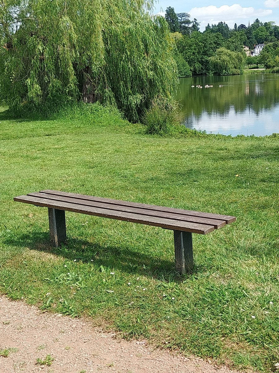 Mon #bancdominical à Bourbon-Lancy <a href="/saoneetloire/">Saône-et-Loire</a> 
Le 2ème pour le concours !
<a href="/JusteCentriste/">LE JUSTE CENTRISTE 🇪🇺♦️😷🇺🇦🐞🙏</a> <a href="/experienceloire/">Loire Valley</a>
<a href="/Salerpipopette/">Pascale Prempain</a> <a href="/MyLoireValley/">My Loire Valley</a> <a href="/so_tourisme/">So_Tourisme 🌐🇨🇵🇪🇺</a>
<a href="/LdOptimistes/">Ligue des Optimistes 🤗💙</a> <a href="/jmlpyt/">jmlpyt photography</a> <a href="/philippepoustis/">Philippe Poustis 🇺🇦🇦🇲</a>
<a href="/ElfieNeuberger/">Elfie Neuberger</a> <a href="/Pauline_Nollet/">Pauline N 🇺🇦🎗🇮🇱</a> <a href="/tabourelgenevi1/">t genevieve</a> <a href="/fr_magique/">#FranceMagique</a>