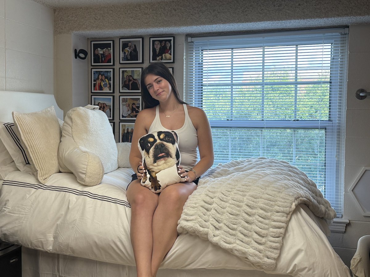 ℕ𝕒𝕥𝕒𝕝𝕚𝕖 𝕄𝕒𝕔𝔸𝕟𝕥𝕙𝕠𝕟𝕪 tweet media