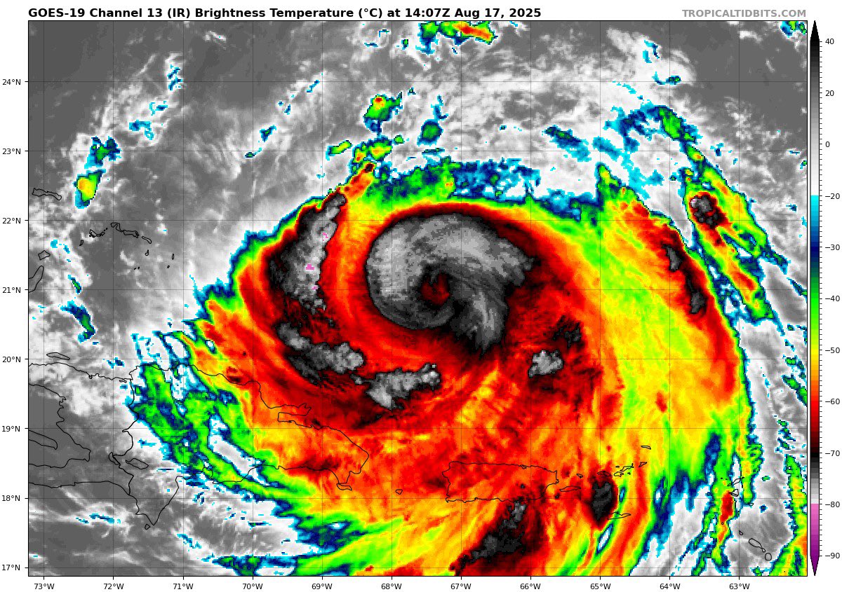 Seems like Erin is making some more progress with its EWRC, with a much larger eye now showing up on IR. There is still a fragment of the inner eyewall present if you look closely but this is decaying and shouldn’t last much longer, as inflow is cut off. #Erin