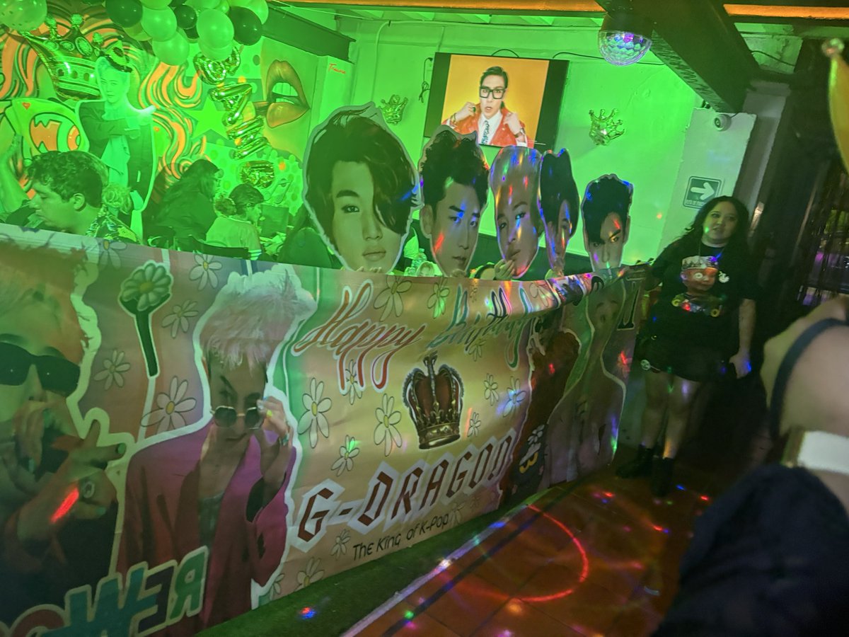 MashedgeLex's tweet image. Always my first love 🩷