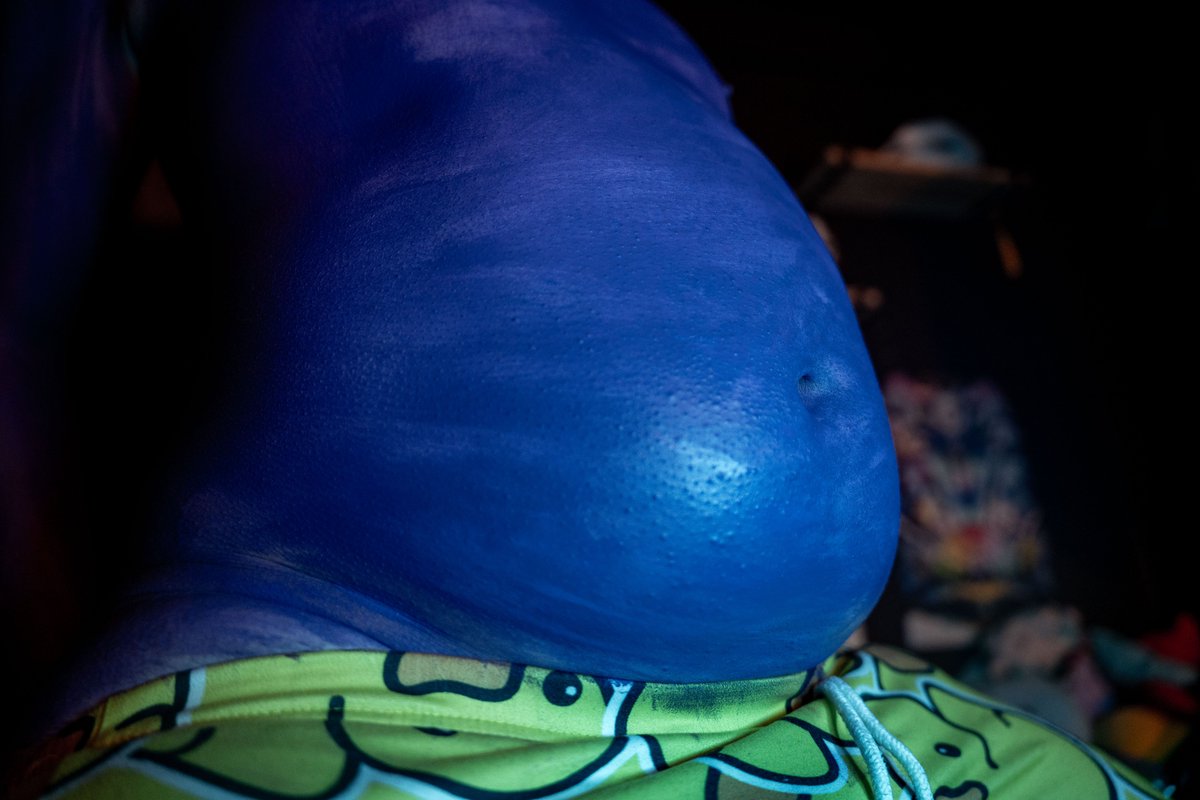 I got ahold of a strange blue drink and now I cant swelling upppp! Please juice meeeeee 🥺 #bellyinflation