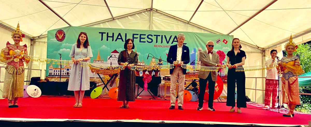 schellenberg_g's tweet image. We had the honor of joining an outstanding lunch with Ms. Pannabha Chandraramya, Amb. of the Kingdom of Thailand, where every dish was a true masterpiece. 
In addition, a glimpse of the Thai Festival in Bern. Beautifully organized by the
@ThaiEmbassyBern. 
@SwissMFAasia