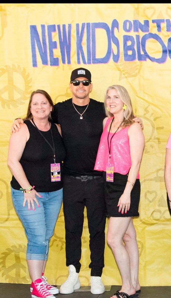 Mrs. Chapman tweet media