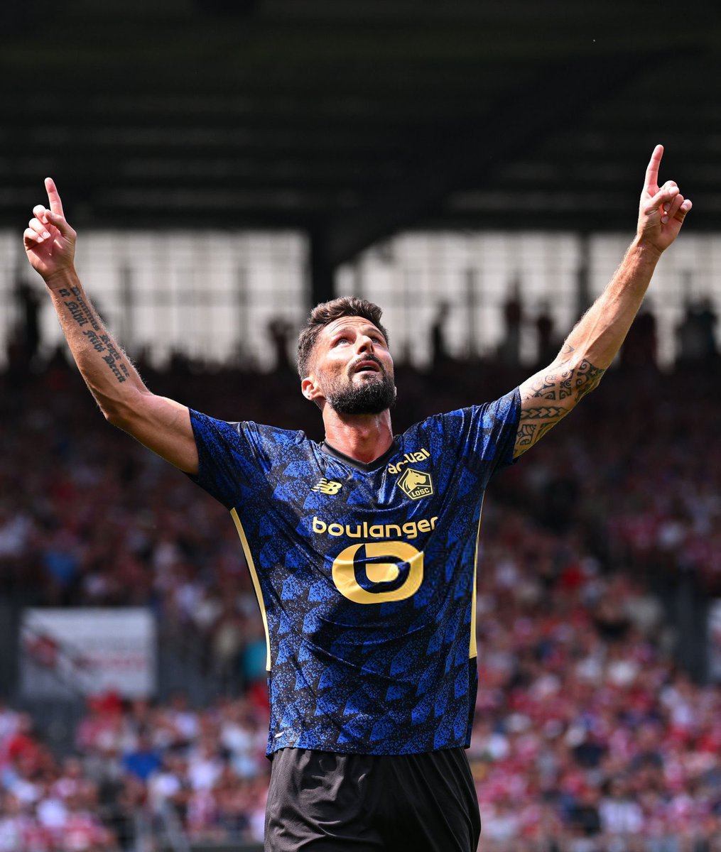 📊 Olivier Giroud a marqué aujourd’hui le 350eme but de sa carrière 

⚽️x90 🏴󠁧󠁢󠁥󠁮󠁧󠁿 Premier League 
⚽️x39 🇮🇹 Serie A
⚽️x34 🇫🇷 Ligue 1 
⚽️x32 🇫🇷 Ligue 2
⚽️x29 🏖️ Matchs amicaux (pays)
⚽️x25 🇪🇺 Ligue des Champions
⚽️x16 🏴󠁧󠁢󠁥󠁮󠁧󠁿 Coupe d’Angleterre 
⚽️x16 🇪🇺 Ligue Europa
⚽️x14 🇫🇷 National
⚽️x9
