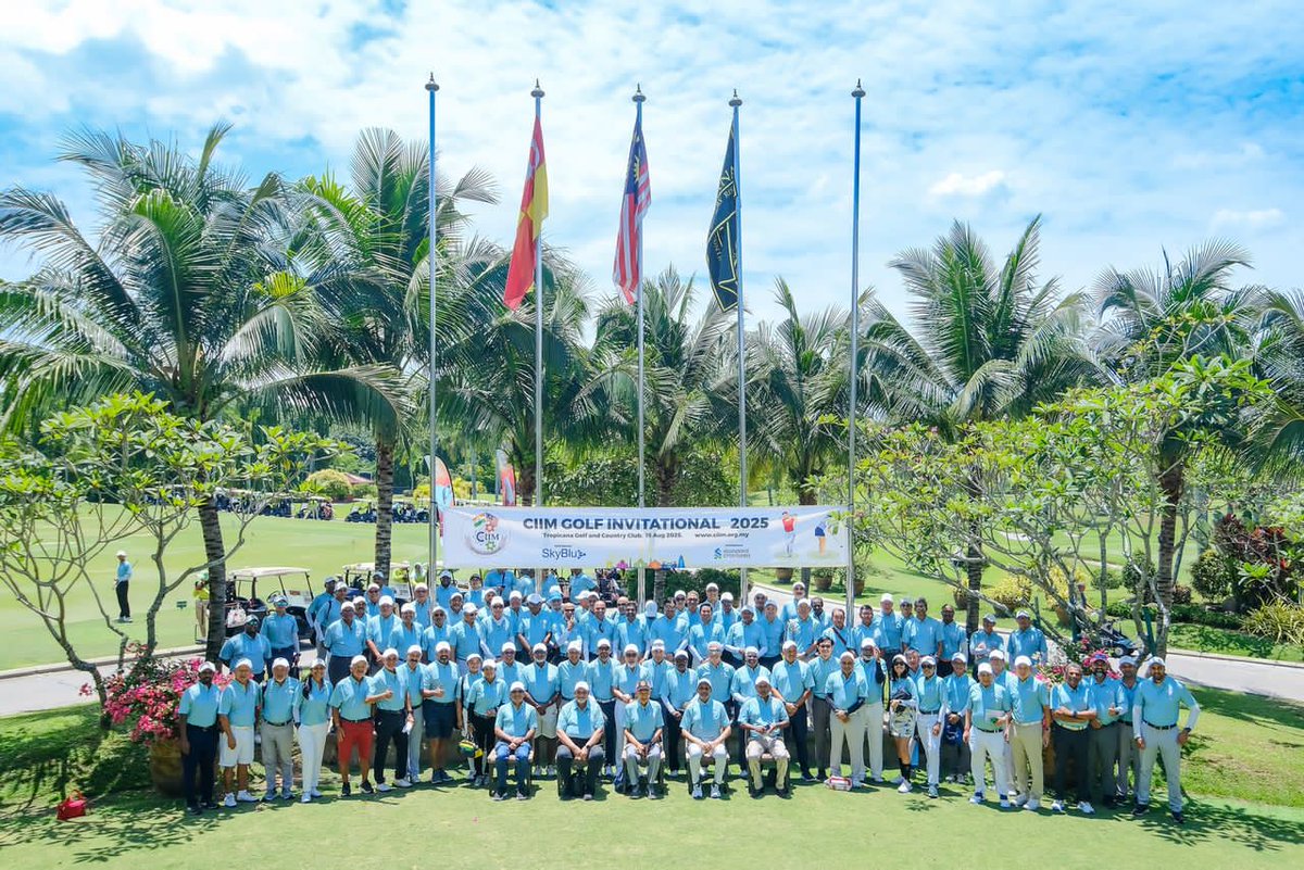 hcikl's tweet photo. CIIM Golf Invitational 2025 to commemorate the 20th Anniversary of CIIM's founding and the 79th Independence Day of India was held at the Tropicana Golf and Country Club. Organized by @ciim_in in association with @hcikl on 15th August 2025 attracted 120 golfers from Malaysian Government, diplomatic corps, and businesses from India and Malaysia.

The Royal gala dinner was graced by the august presence of His Royal Highness YAM Tunku Ali Redhauddin, Tunku Besar Seri Menanti of Negeri Sembilan. This was attended by about 400 businesspersons from India and Malaysia, diplomats and other golf enthusiasts, 

Earlier in the day, the Golf invitational was joined by the participation of YAM Tunku Laxamana Tunku Dato' Seri Utama Naquiyuddin. 

High Commissioner @BN_Reddy_8888 led the @hcikl participation in the event and spoke about the broad contours of India-Malaysia bilateral cooperation and highlighted the role played by @ciim_in in the last two decades. 

Datuk Umang Sharma, Chairman of @ciim_in and Organizing Chairman of the event Mr Shaji led the proceedings for the entire day.

@bernamadotcom
@NST_Online
@staronline
@bernamadotcom
@bharianmy
@ANI
@Astro_Ulagam
@SinChewPress
@nanyangpress