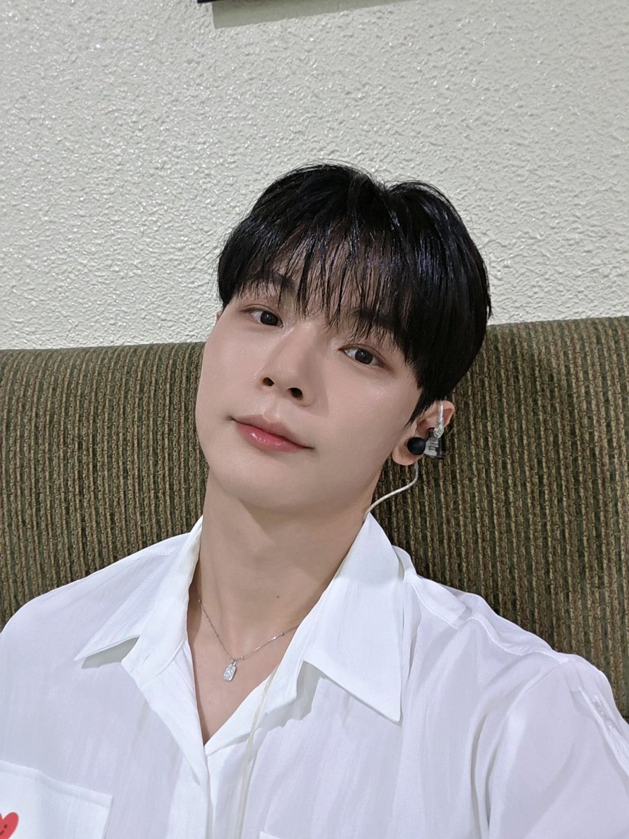 얼굴 미쳤냐? 미쳤냐고! 미쳤냐? 미쳤냐고!🤯