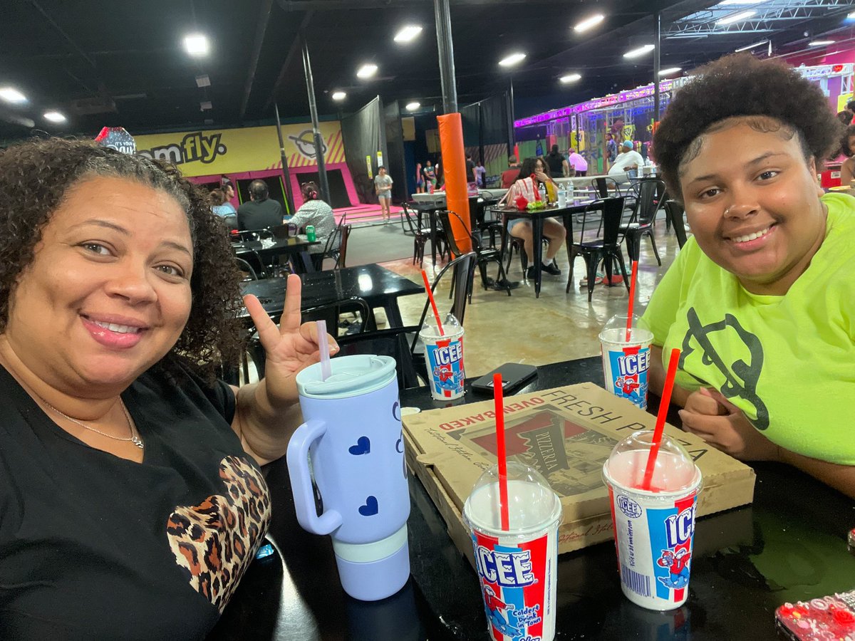 CrockettClan_5's tweet photo. Yesterday was my girls last day of work! I had to go visit her and enjoy these moments. We are on the countdown for move in day. I’m such a PROUD MOM! My kids have done so well this far. I couldn’t ask for anything more. I am PROUD of US!💪🏽🙌🏽🫶🏽🎉🎊 #SFABOUND @ad0re_breonna 💜🪓 https://t.co/MIxL1OJ2NE