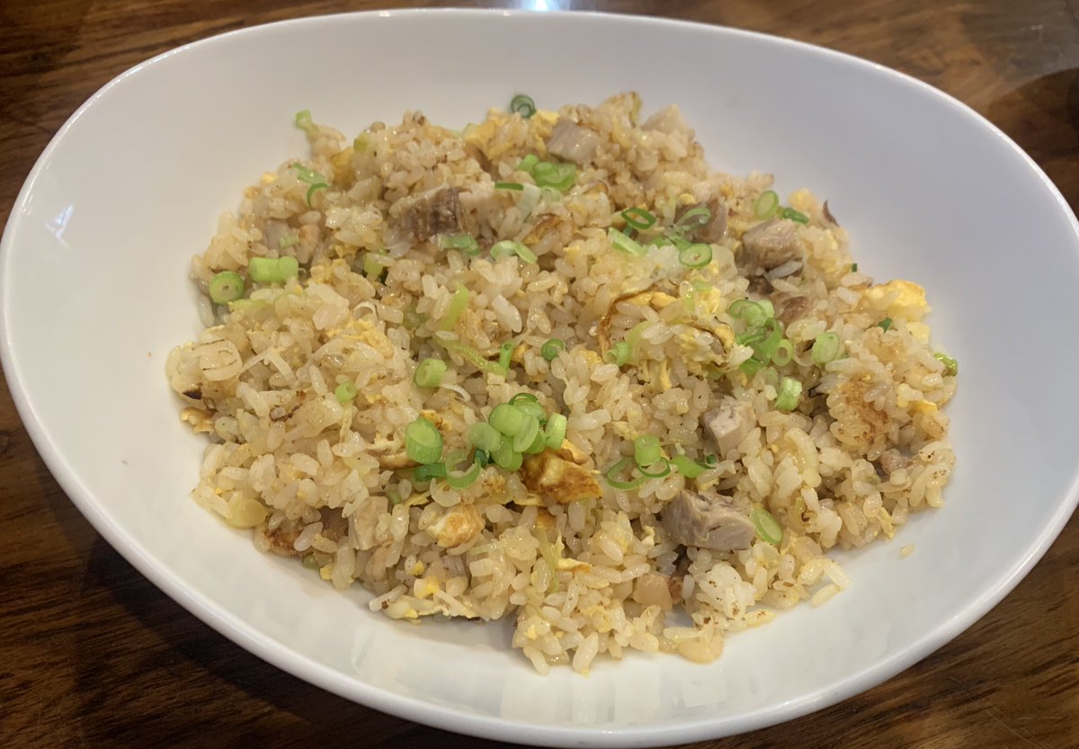 raaaamen_myg's tweet photo. 2025.08.17
麺王道勝
燕三条ラーメン
炙りチャーシューTP
チャーハン

タイミング逃し続けて今まで食べられてなかった燕三条を....ついに😆

しっかりニボ系の背脂たっぷりスープにチャーシュートッピングで満足度UP
岩海苔、玉ねぎスープを吸って
麺もプリっと太麺で美味かった😋

#宮城県
#ラーメン https://t.co/3Difwv0LgM