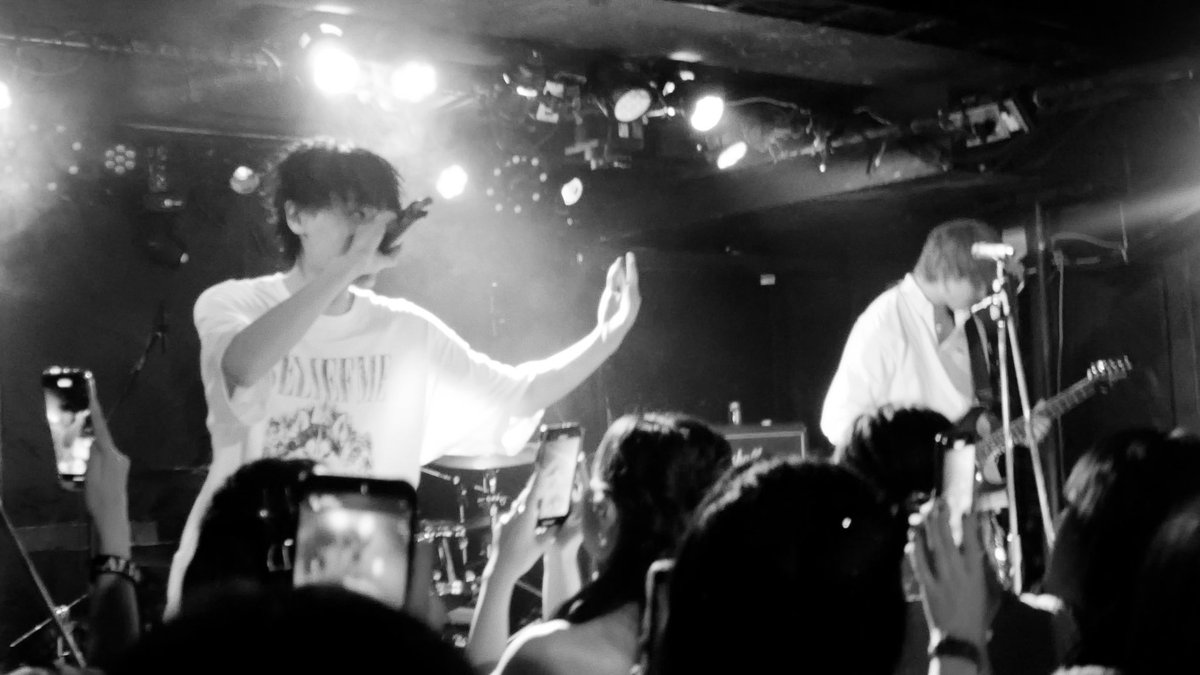 HAKURO_meian's tweet photo. 今日のワンマンも楽しかったよ🐺🫶🏻🍎
ライブの余韻でめちゃくちゃ良い気分🙌🏻
ALLHOWL最上級にカッコいいの!!!
マジで!!!この曲↓1番好き(817現在
#ALLHOWL #UntilIDie #撮許 #ライブ https://t.co/nEygP4i8Qr