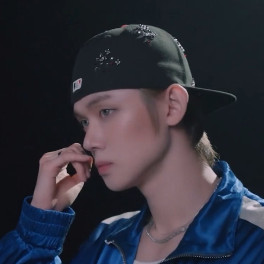 (H) Rian tweet media