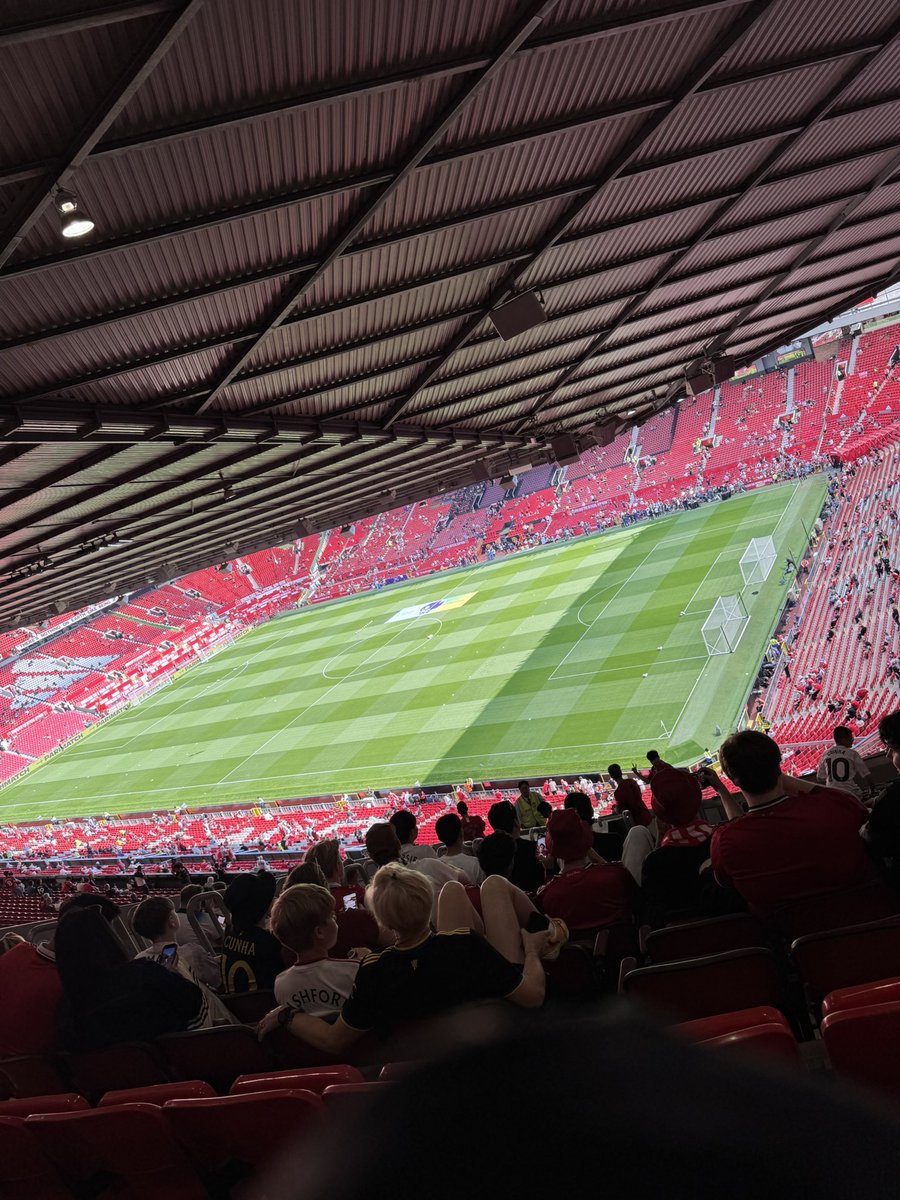 Kamali786's tweet photo. @MufcWonItAll2 Live and direct https://t.co/7bl2FCxkER