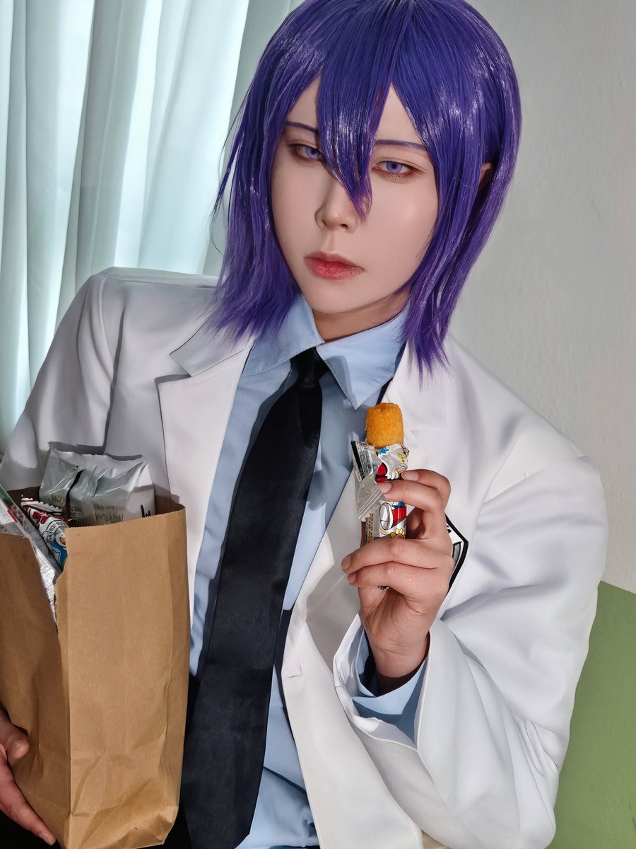 오늘 우마이봉 500개 먹음이😌...