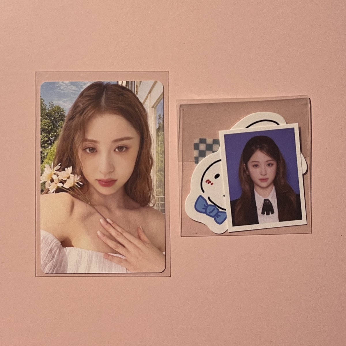 jhjstargazer's tweet photo. wts lfb ph #shamionhand  

lesserafim yunjin season’s greetings sg23 double sided pc set - ₱500

— comes w sticker &amp; id pic
— pf &amp; sf excluded
— dop: 50 dp to reserve, rembal within 3 days / payo
— mod: j&amp;t | loc: antipolo

reply/dm mine to claim ◡̈ https://t.co/GpBeeYkst7