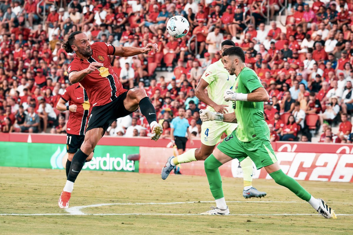 antonicoll's tweet photo. 🔴⚫️ @RCD_Mallorca vs @FCBarcelona_es 
📷 @NikonEspana 
🏟️ Estadi Son Moix 

#nikon #nikonZ9 #nikond5 #nikonphotography #nikoncomunity #nikoncamera #lightroom #nikoneurope #nikonspain #nikonistas #MadeWithLightroom #futbol #laliga #laligaEA #rcdmallorca #rcdm #sportphotography https://t.co/qD7NtzADMy
