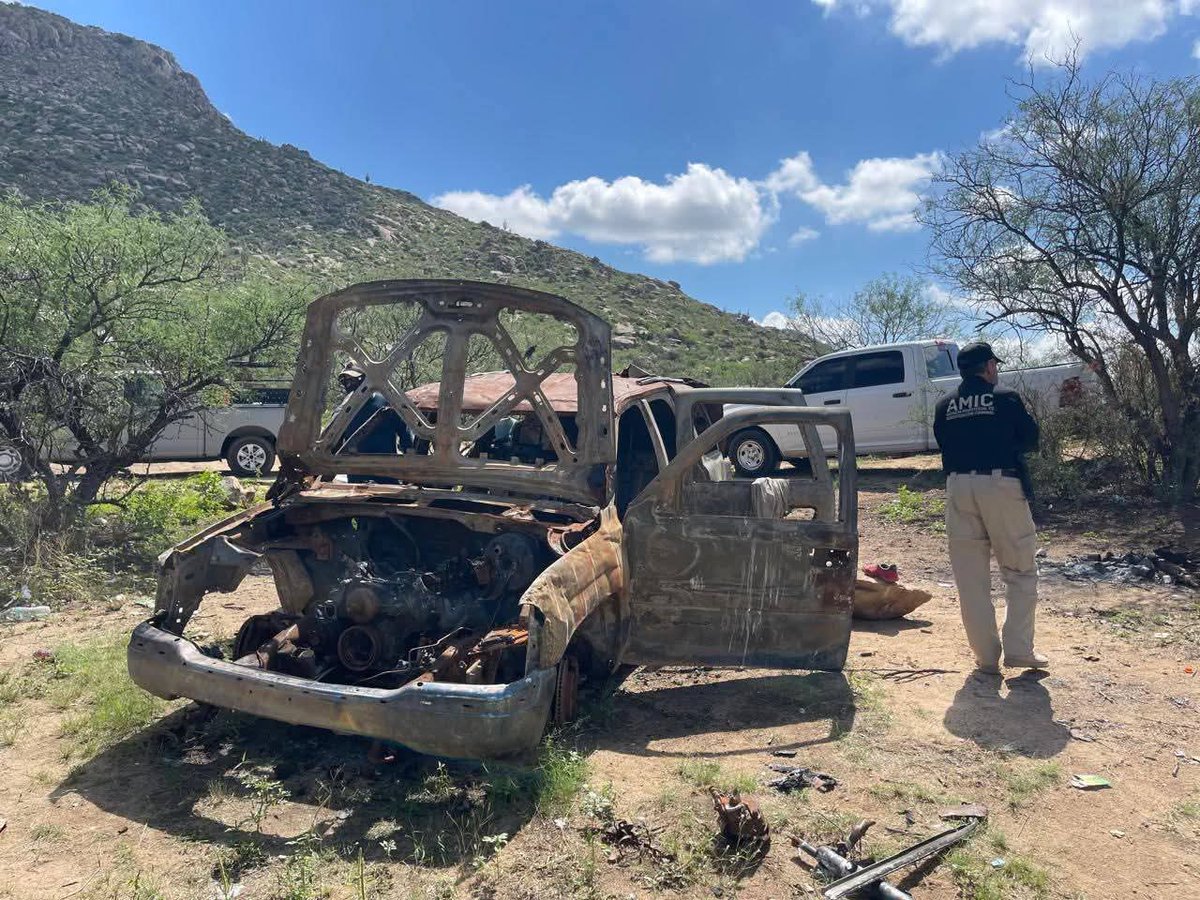 WARRIOR324gm's tweet photo. Entre #Saric y #Sasave 2 poblados del mpio Saric #Sonora #Mexico en una brecha el colectivo Madres Buscadoras de Sonora localizan 6 camionetas calcinadas y al menos 3 cuerpos calcinados @GobiernoMX
Ccp #Tamaulipas #Reynosa https://t.co/uY4kKg5W0i