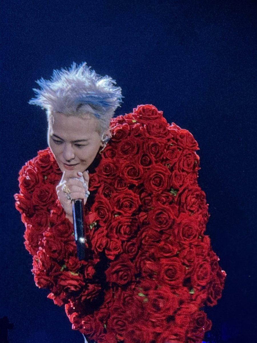 My king on the stage, my little cat off the stage, happy birthday.
#권지용의_데이지가_만개한날
Whether it's GD or KWON JIYONG, may you be happy!
#HBD_GD_FIYHI8H
JIYONG will always shine on the stage you love.
#지드래곤