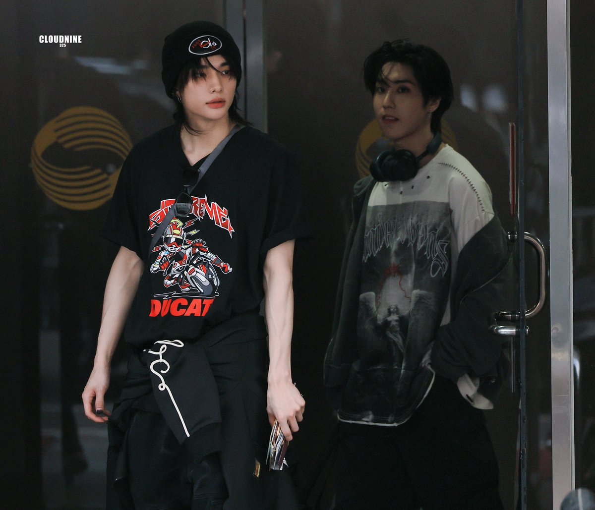 good morning today i’m thinking about skater boys hyunsung