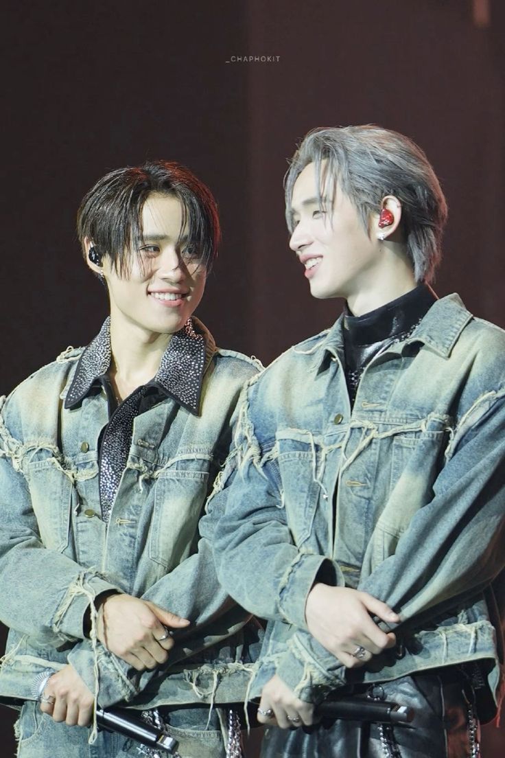 nnnutshi's tweet photo. “how is he?”                                “he’s still with me” https://t.co/K0Eep4Ivs4