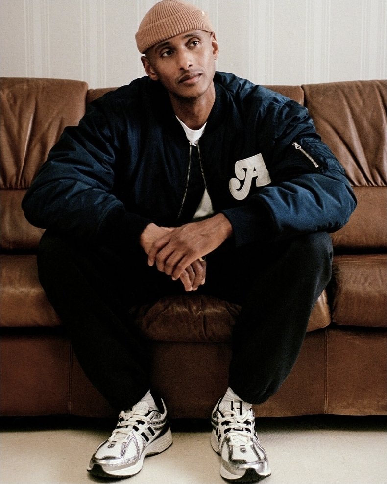 Ich glaube wir können langsam aufhören so zu tun als ob wir ihn lustig finden