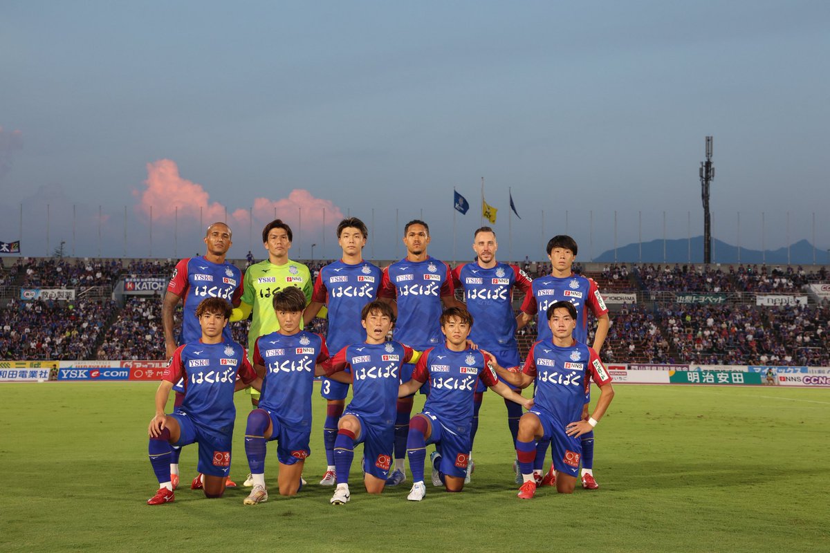 重要な勝利、共に戦い続けよう 💪🏽🔵🔴