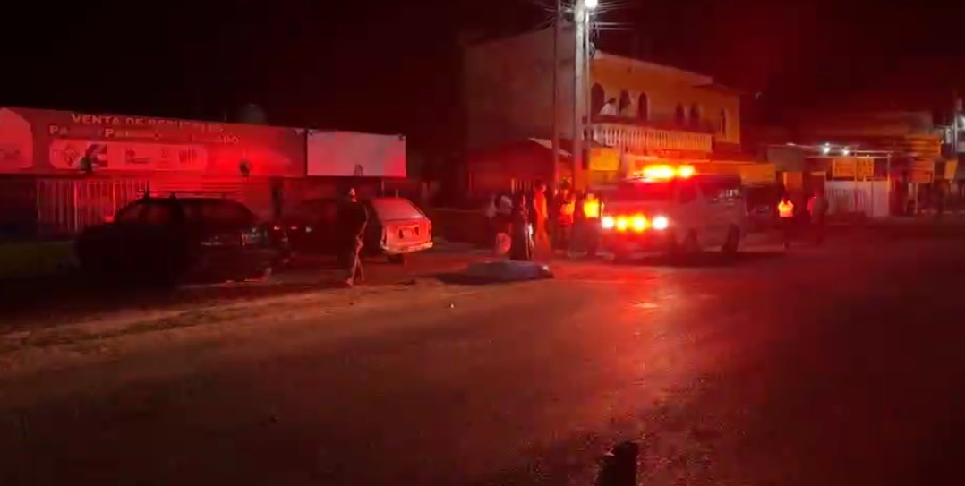 PublinewsGT's tweet image. 🚨Dos jóvenes mueren en Carretera a El Salvador tras accidente

Se sabe que un vehículo estuvo involucrado y se dio a la fuga. 

#PublinewsGT #Accidente #Barberena 

Mira acá⏬

publinews.gt/noticias/2025/…