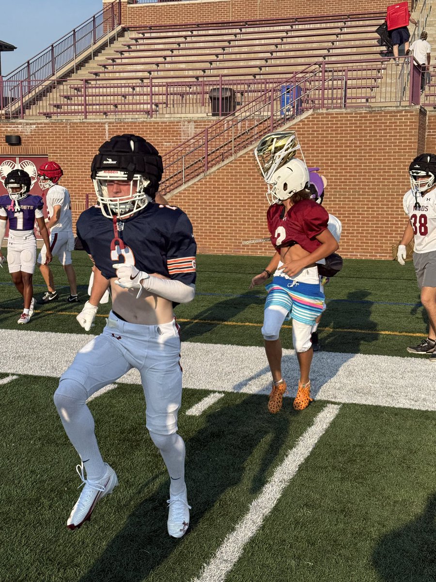 MICDSfootball's tweet image. Thanks to everyone for coming out to our Prime Time practice yesterday! Our players did a great job showing up in their “prime time” look!