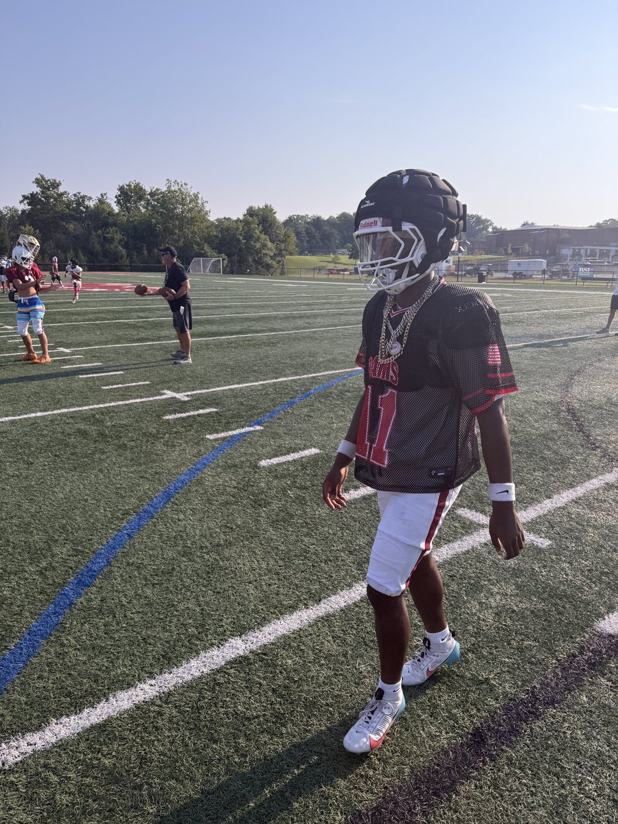 MICDSfootball's tweet image. Thanks to everyone for coming out to our Prime Time practice yesterday! Our players did a great job showing up in their “prime time” look!