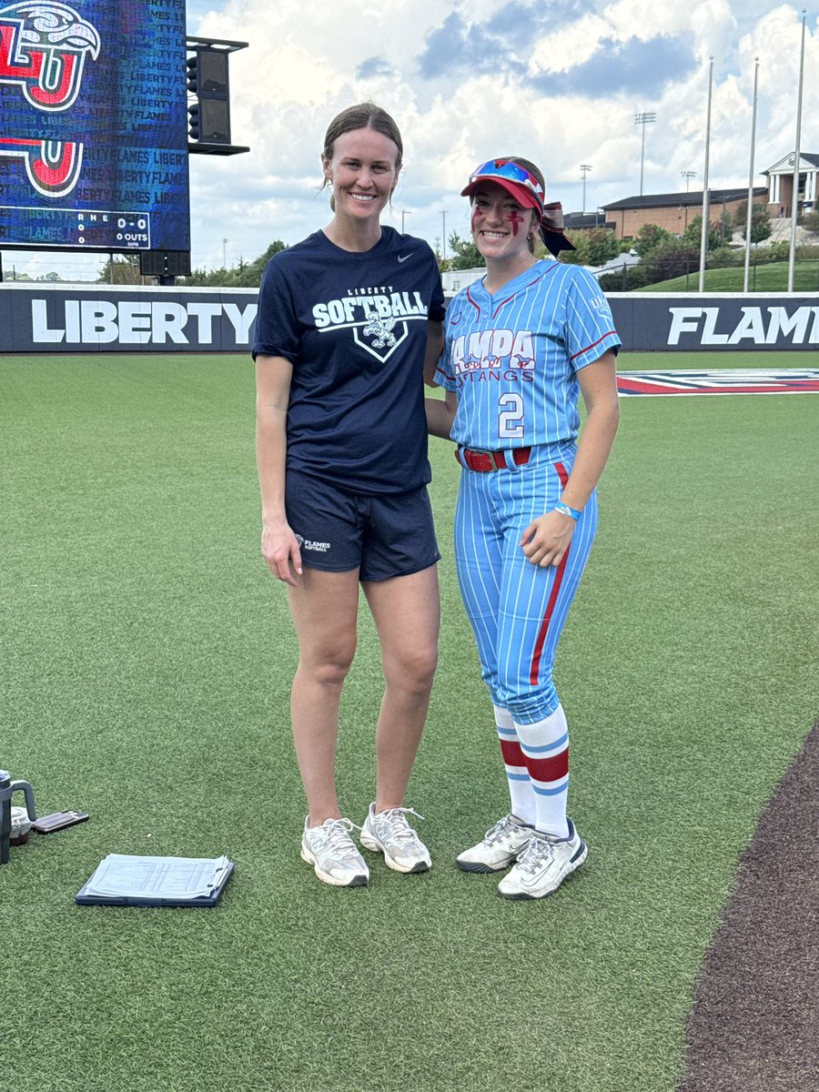 Emma Bell tweet media