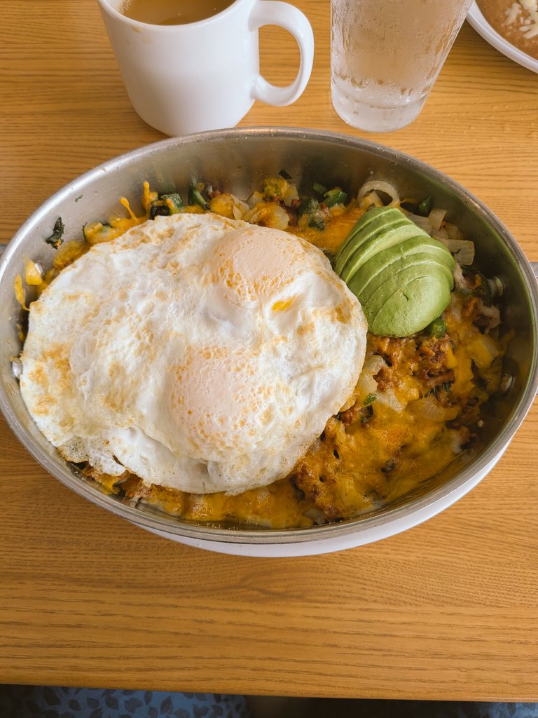dannysdiners's tweet photo. Barbacoa chilaquiles and Mexican skillet https://t.co/WM4xmi0r6G