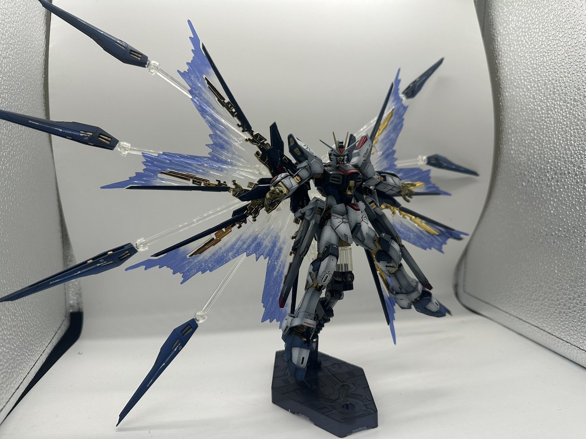 ss34735944's tweet photo. RGストライクフリーダムガンダム完成しました！
一部破損してしまって応急処置してる部分はありますが、なかなかカッコよく出来たと思います😆
#ガンプラ https://t.co/3zYzj1eVvF