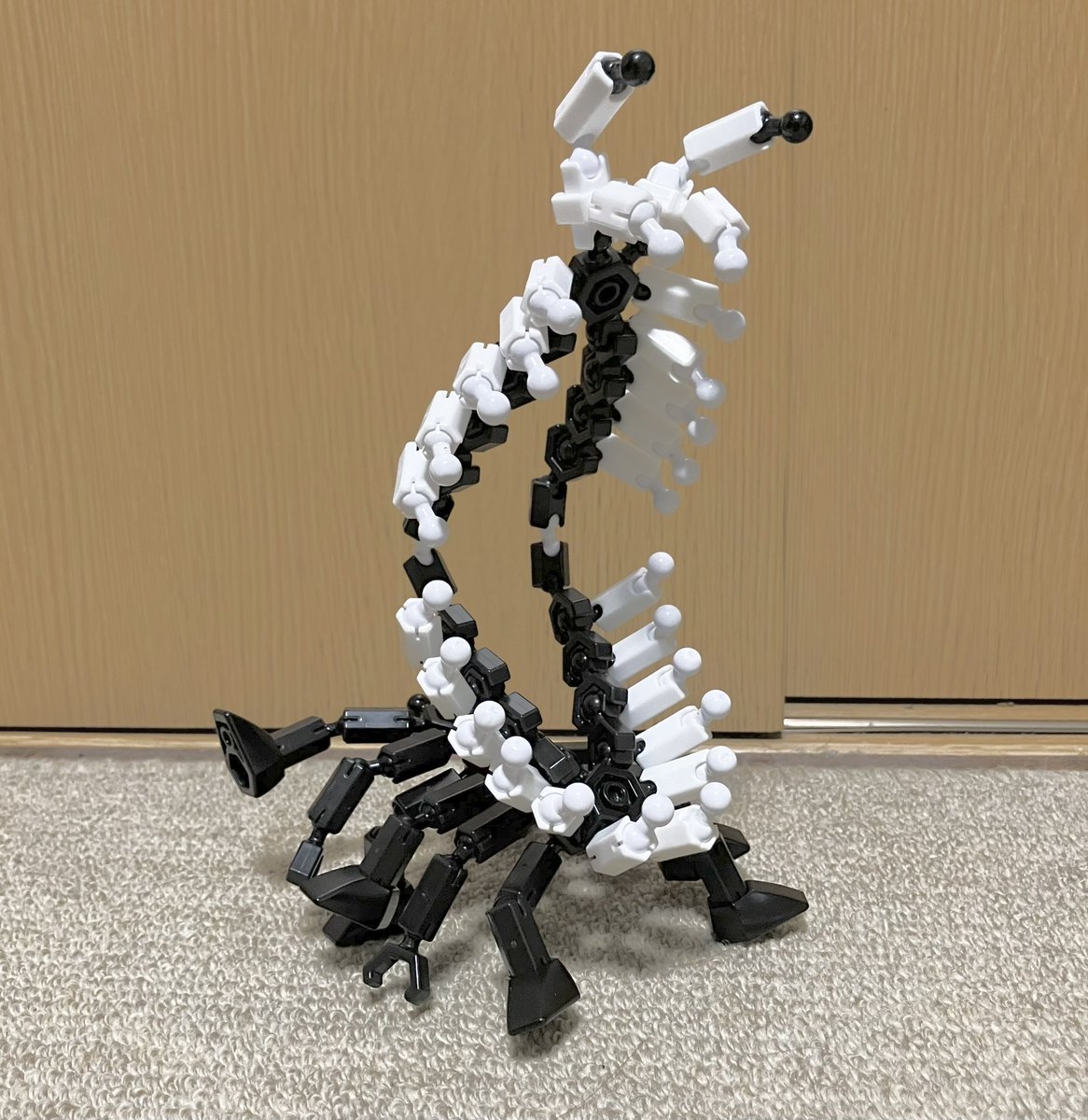 ebi_ebi_ebil's tweet photo. 名もなきヤツら2
蛇系のヤツは保持力が強いけどポーズ取らせるのがムズイね

#アソブロック https://t.co/q5Fe2Z6d63